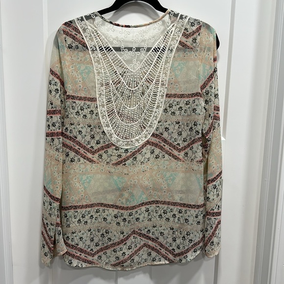 Bohemian Floral Blouse With Lace-Up Front & Crochet Back - Size Medium - Picture 2 of 9